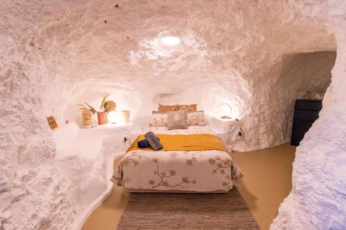 White Cliffs Accommodation -Daybreak Dugout - Unique Cave House in White Cliffs