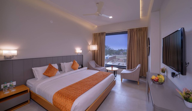 Wingston A TreeHouse Hotel Barsana in Chhata