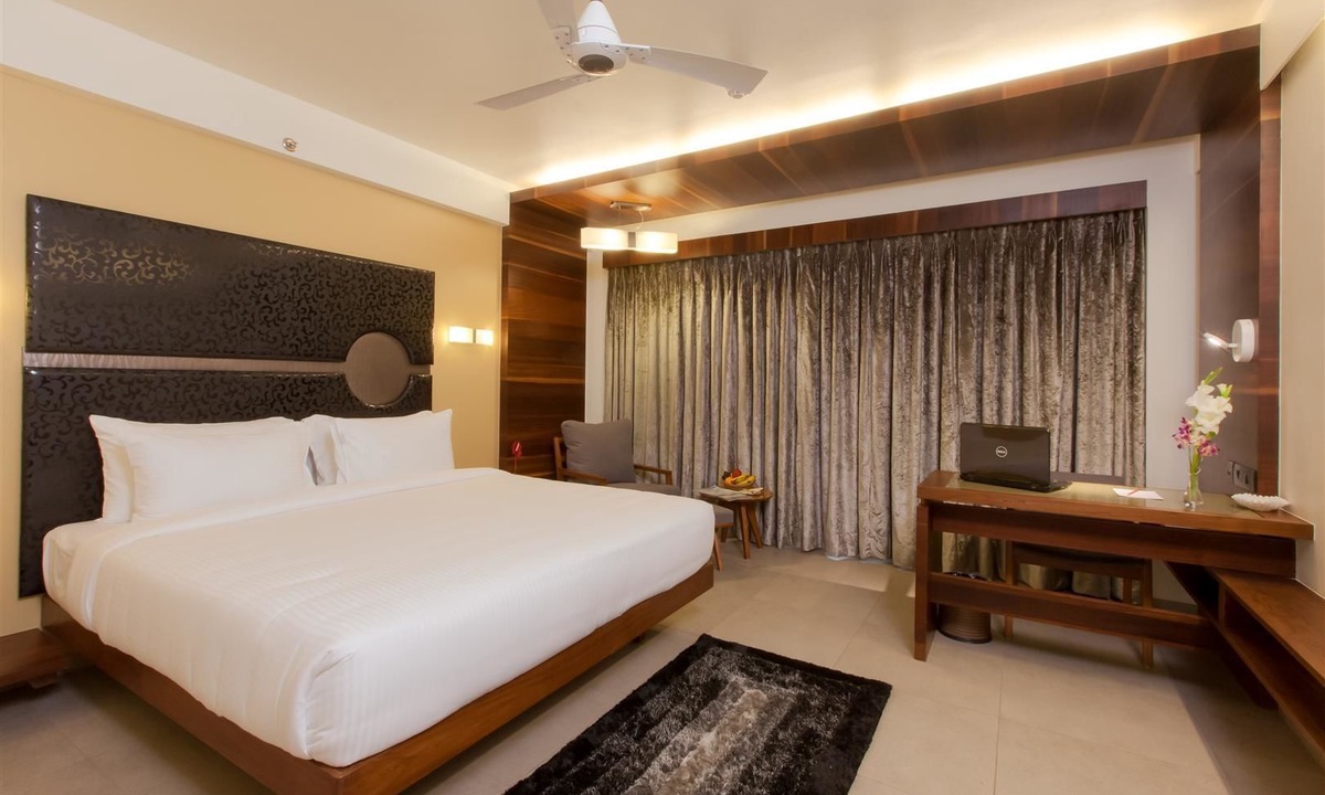 Navarangpura Gam Hotel | Hotel Cosmopolitan Ahmedabad