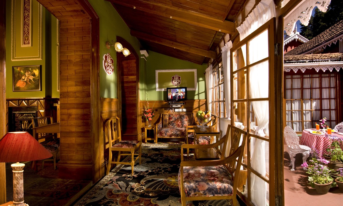West Mere Hotel | WelcomHeritage Fernhills Royal Palace