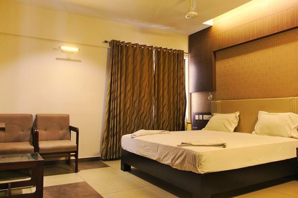 Madurai Main House | Calm Stay West Tower Of Meenakshi Amman Temple