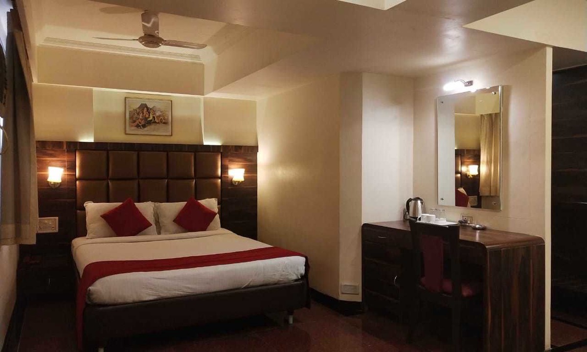 Sector 11 Hotel | Hotel Heritage Dakshin