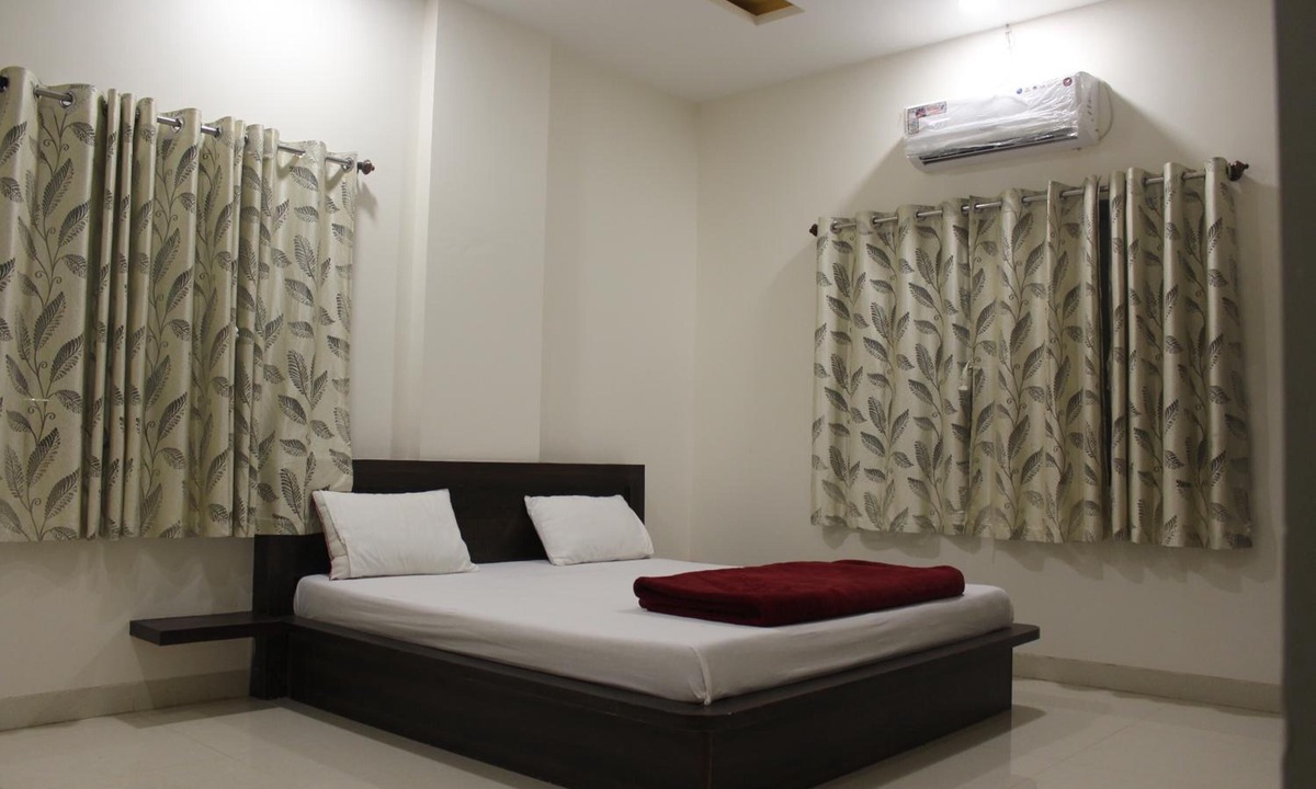 Trimbak Hotel | Hotel Radhika Inn