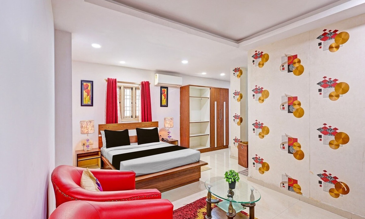 Dwaraka Nagar House | Classic With Balcony Vijaya Residency