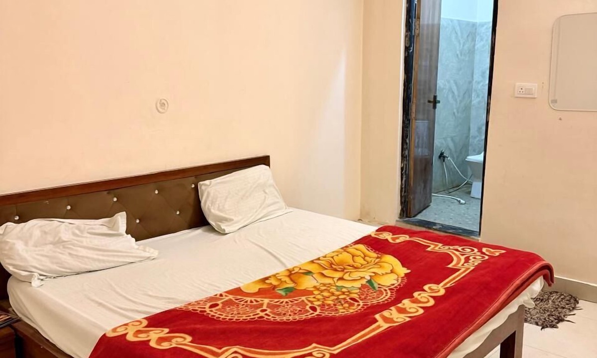 Etawah Hotel | Hotel The Baithak