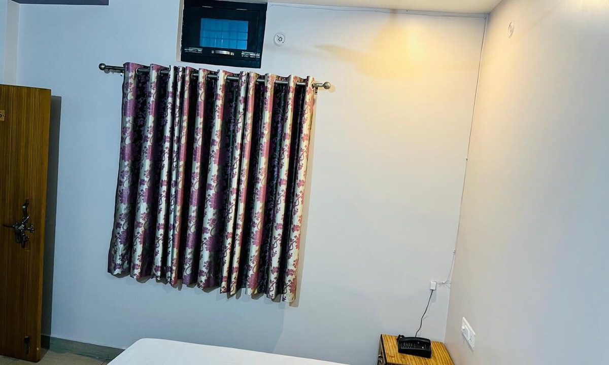 Gorakhpur Hotel | Krishna guest house 2