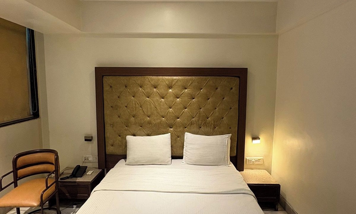 Mulund West Hotel | Pravasi Residency