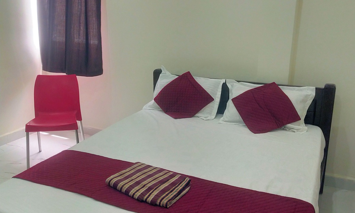 Andipatti Hotel | SRI NAVANEETHA KRISHNA MAHAL & RESIDENCY