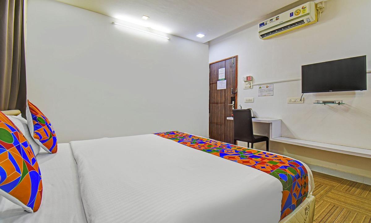 Meera Nagar Hotel | Fabhotel The Walnut