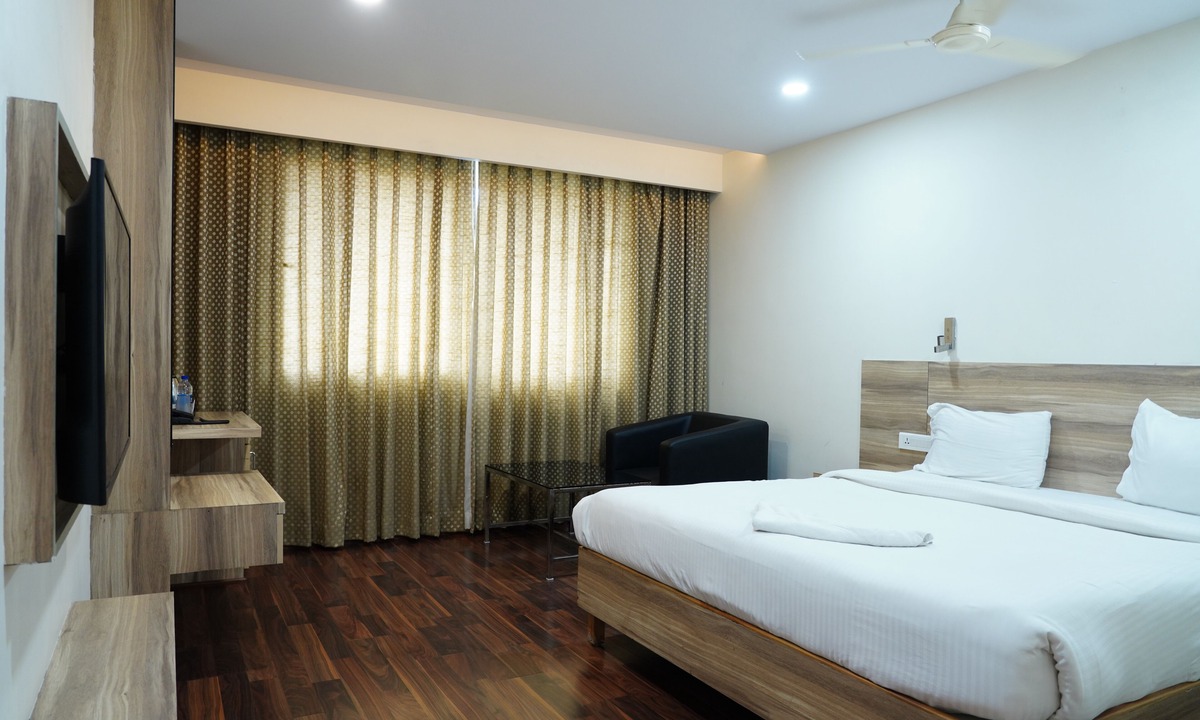 Vijayawada Hotel | HOTEL RN GRAND