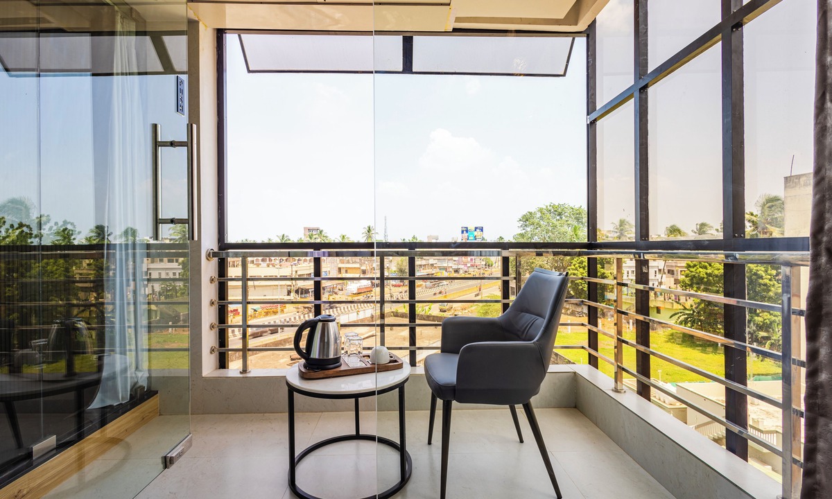 Kottapeta Hotel | CVR'S HOTEL GLASS BIRD