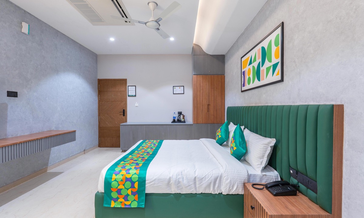 Katpadi Hotel | Treebo SV Residency