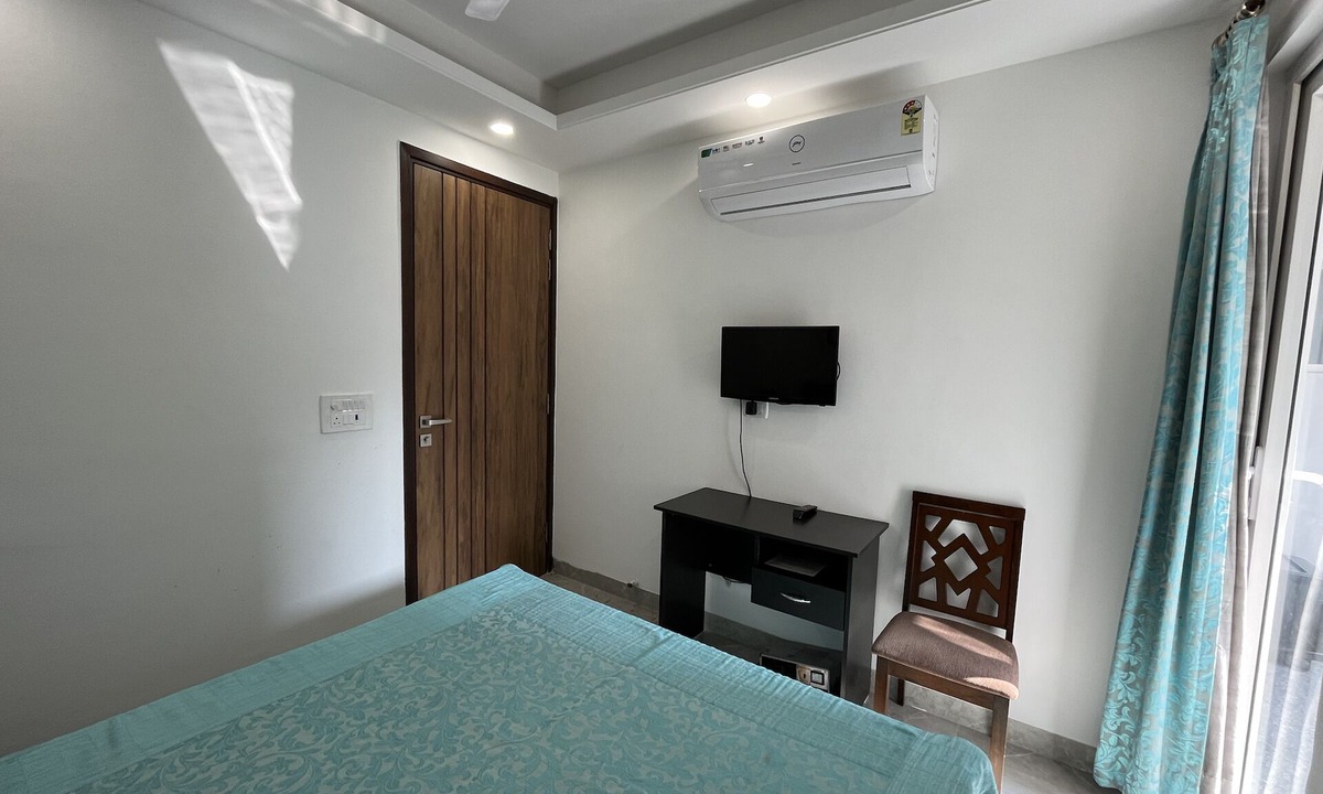 Kharera Bed & Breakfast | Fully Furnished Room in Hauz Khas
