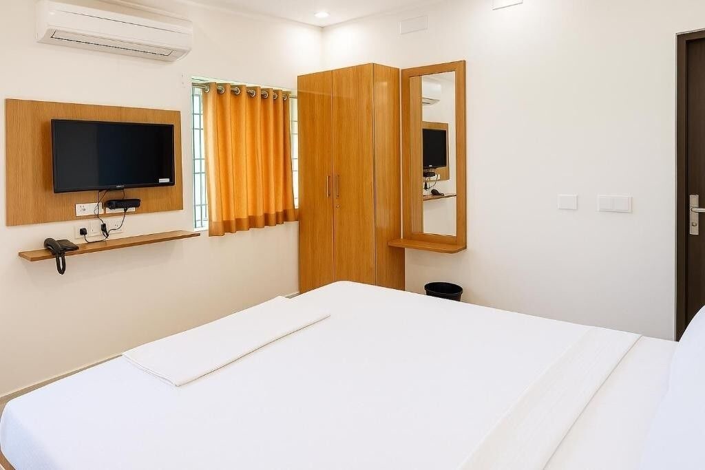Tiruvallur Hotel | PY OLLIV THIRUVALLUR