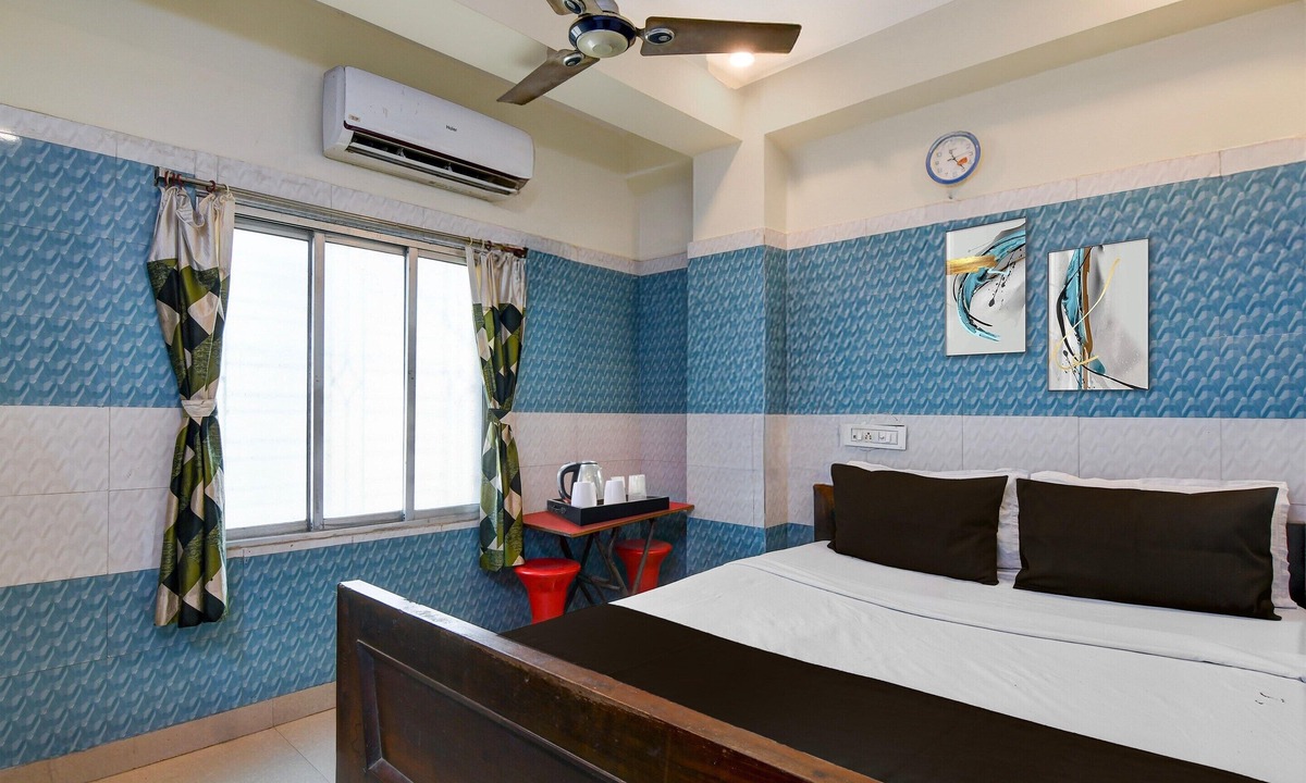 Shibpur House | Classic With Balcony Shibpur Tram Depot