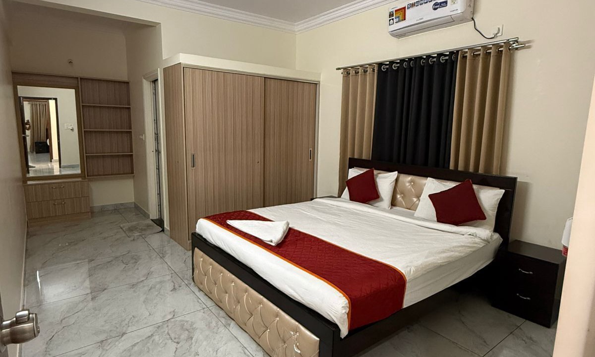 Pulikeshi Nagar Apartment | Delightful 1-bedroom Fully furnished Apartment with AC in Frazer Town Bengaluru