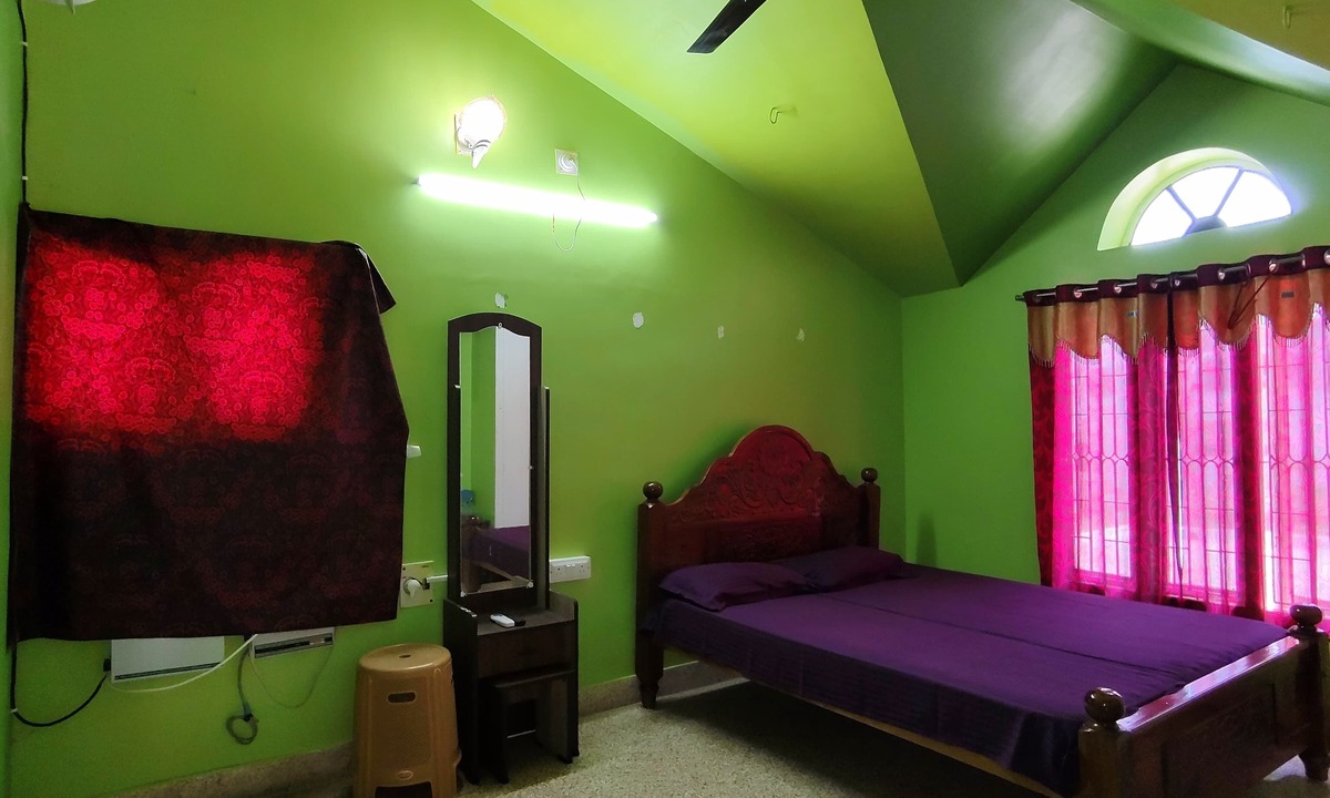 Palayankottai Villa | Square & Dormitory Stays