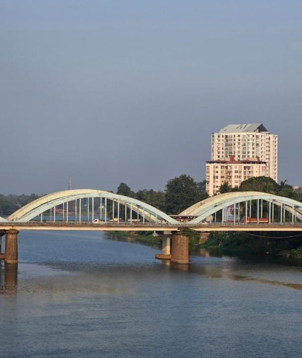 Aluva Bed & Breakfast | Dew River Castle Lake View Stay Aluva Cochin
