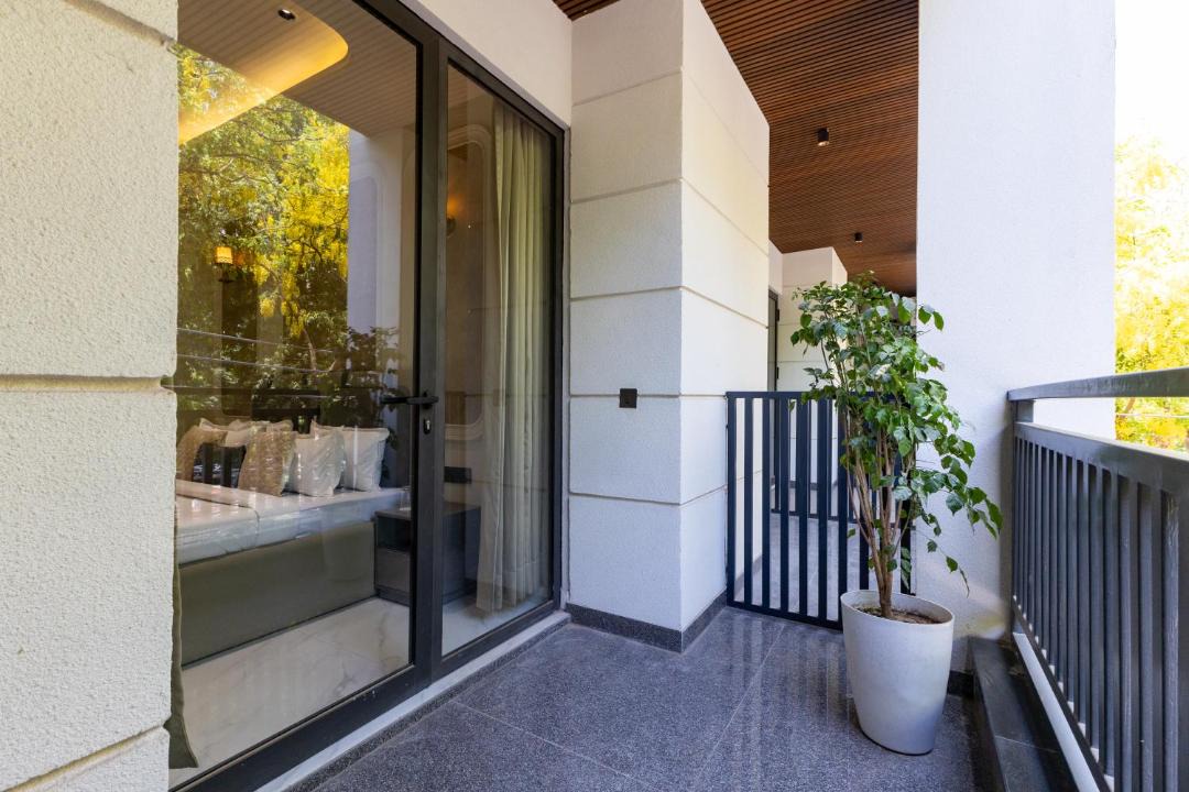 Sushant Lok Apartment | Liv Regalia-Luxora Stays near Galleria Market