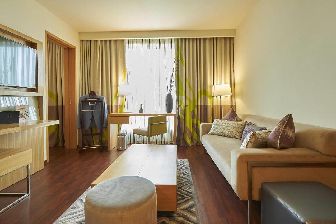 Sholinganallur Hotel | Novotel Chennai OMR