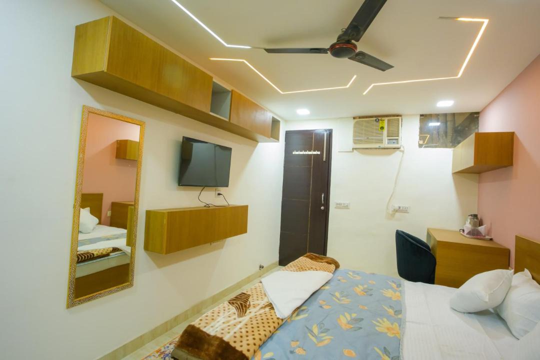 Sushant Lok Hotel | White House residency