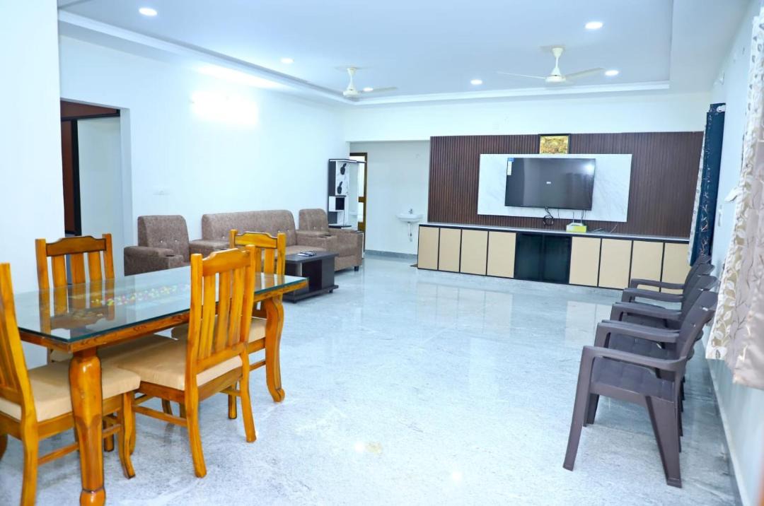 Tirupati Apartment | TIrupati balaji homestays 2bhk Family apartments Alipiri