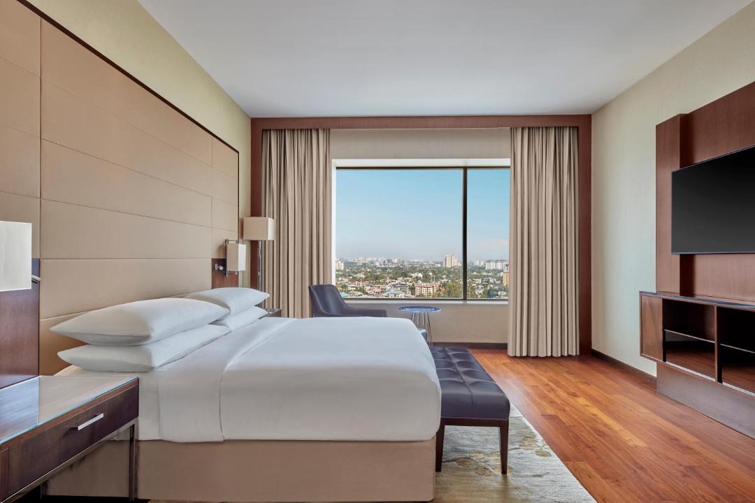 Edapalli Hotel | Kochi Marriott Hotel, LuLu International Shopping Mall