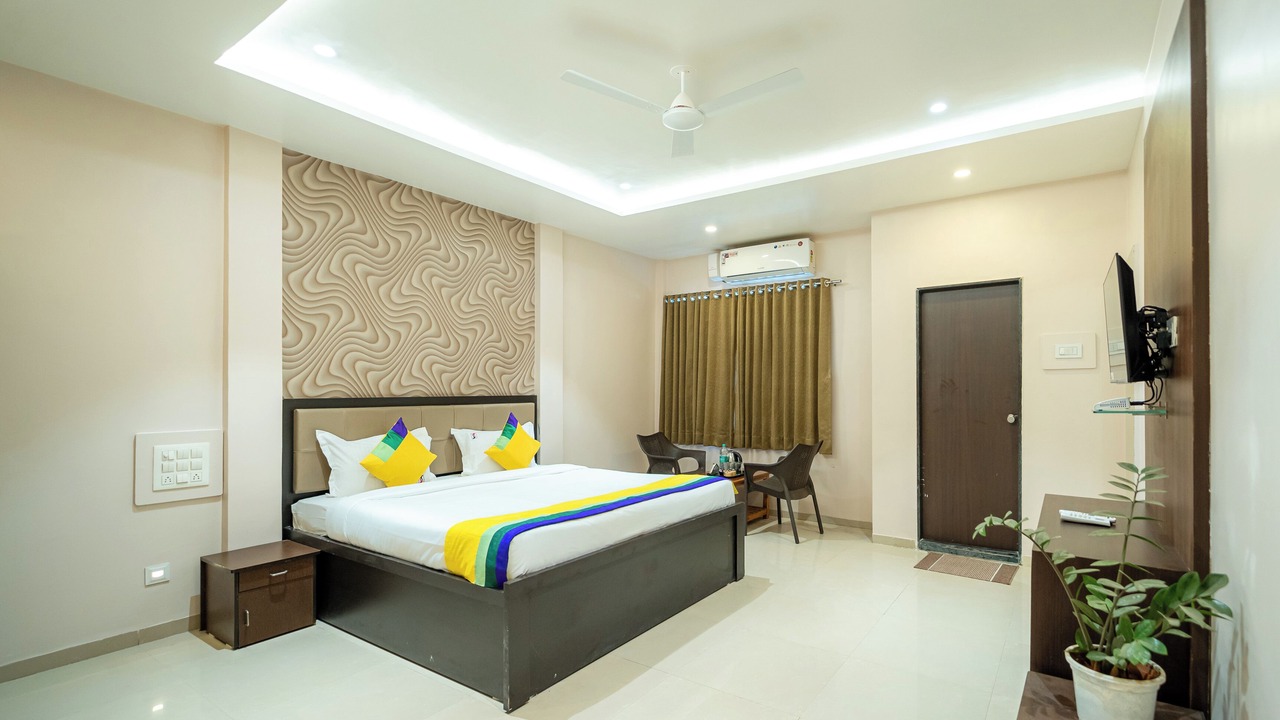 Photo of Bedroom in Satara