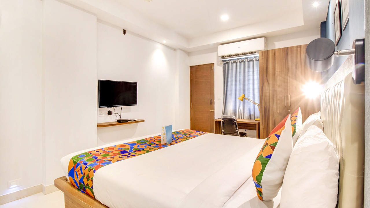 Photo of Bedroom in Murgesh Pallya