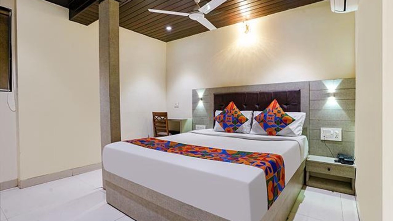 Photo of Bedroom in Vile Parle West