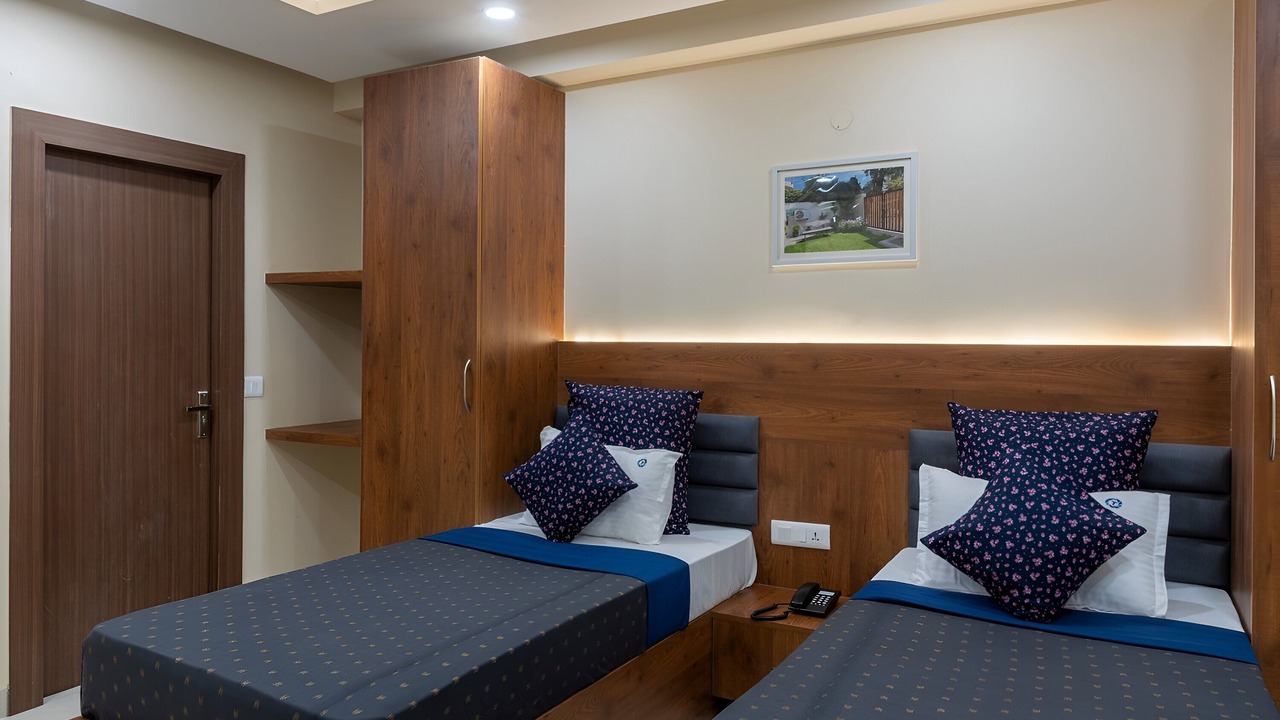Photo of Bedroom in DLF Phase 3