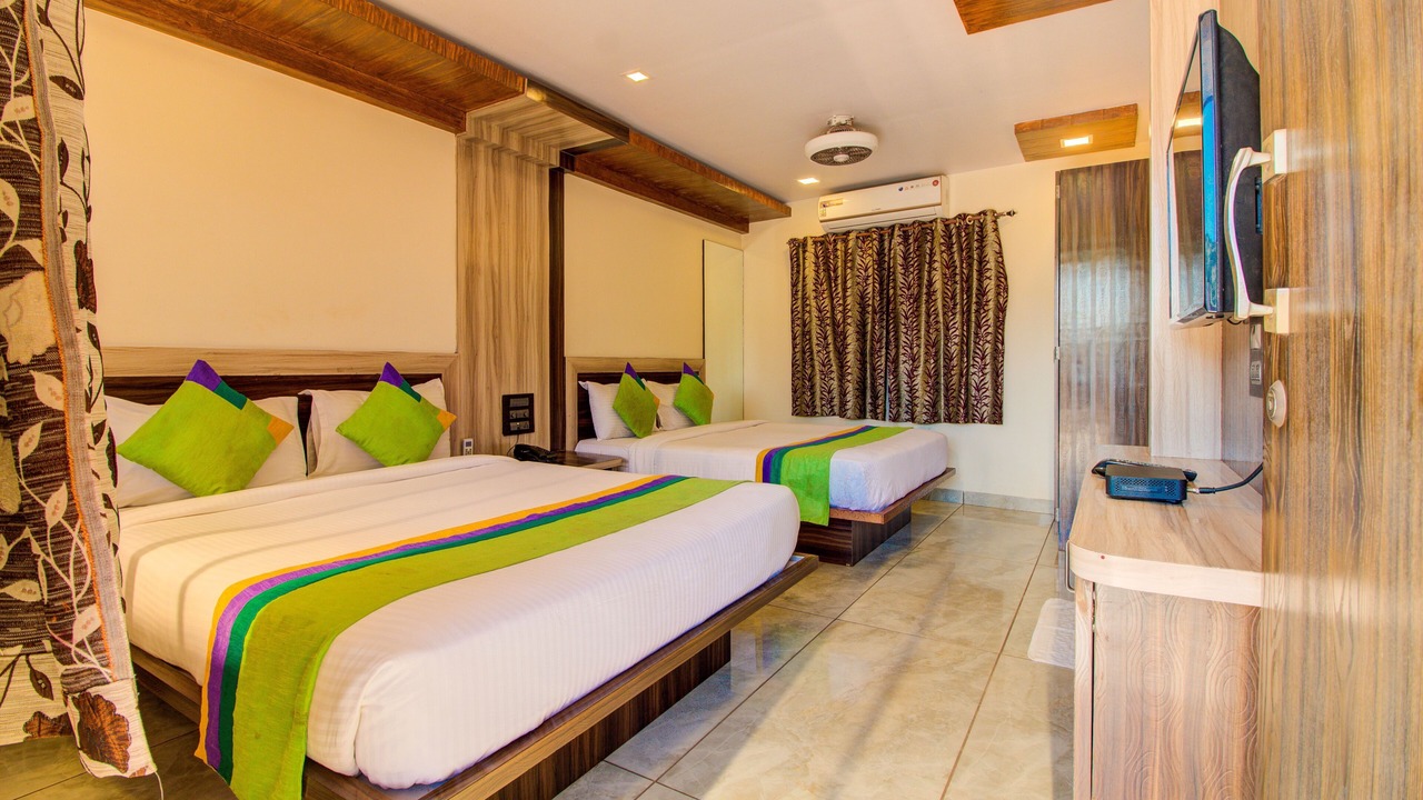 Photo of Bedroom in Mahabaleshwar