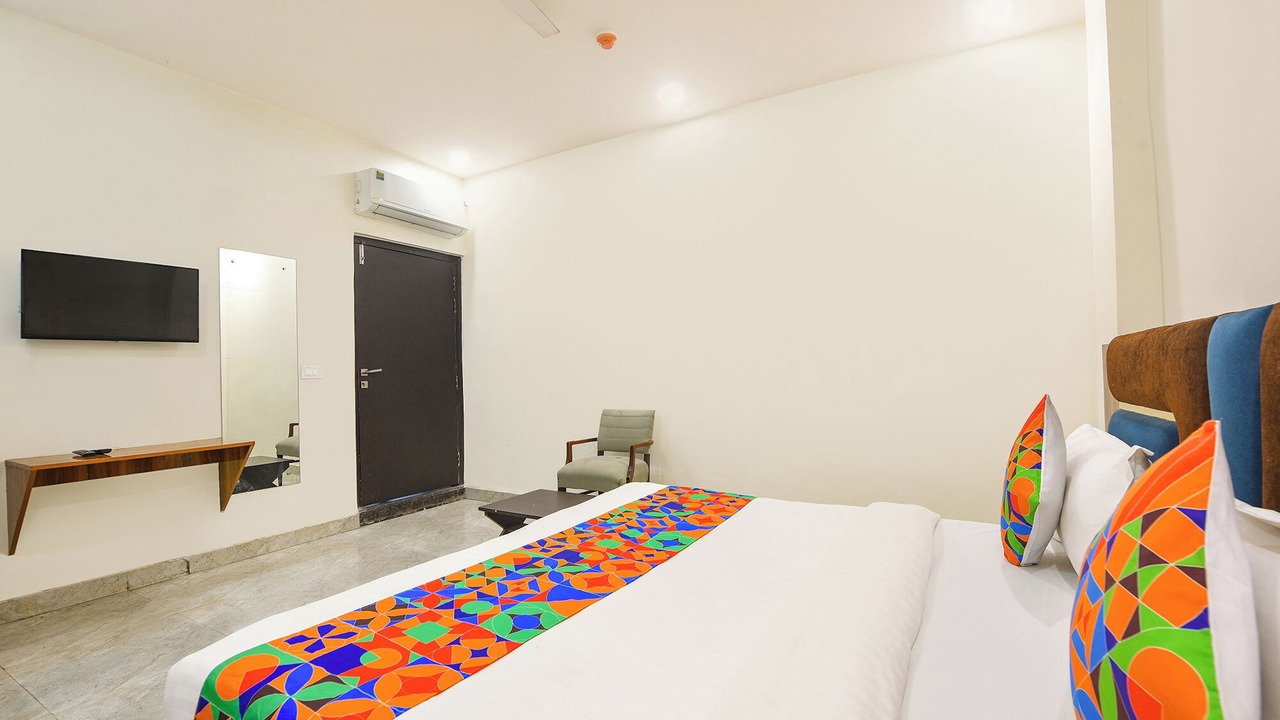 Photo of Bedroom in Karol Bagh
