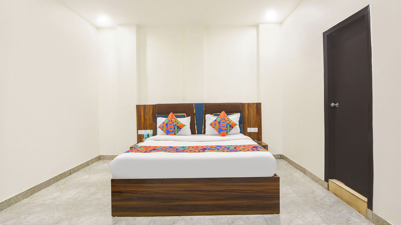 Photo of Bedroom in Karol Bagh