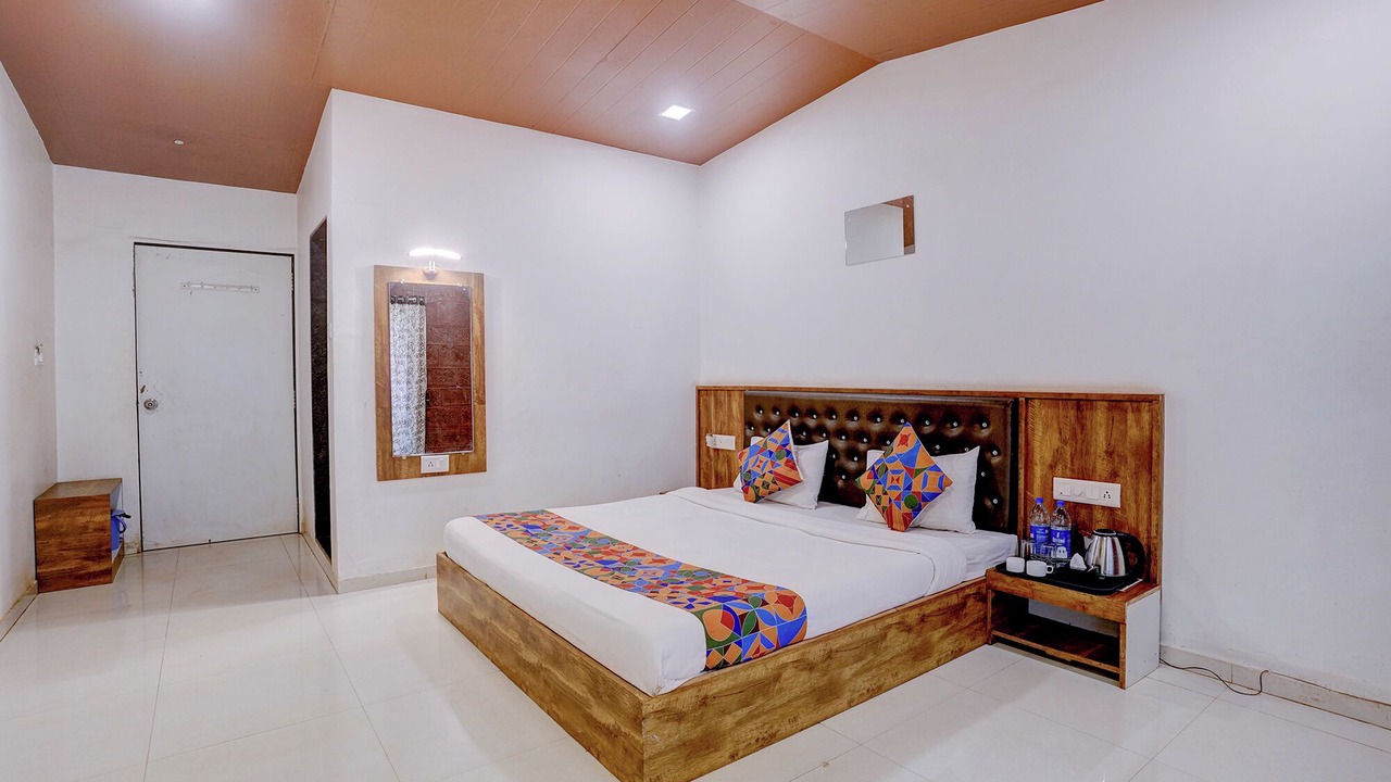 Photo of Bedroom in Mahabaleshwar