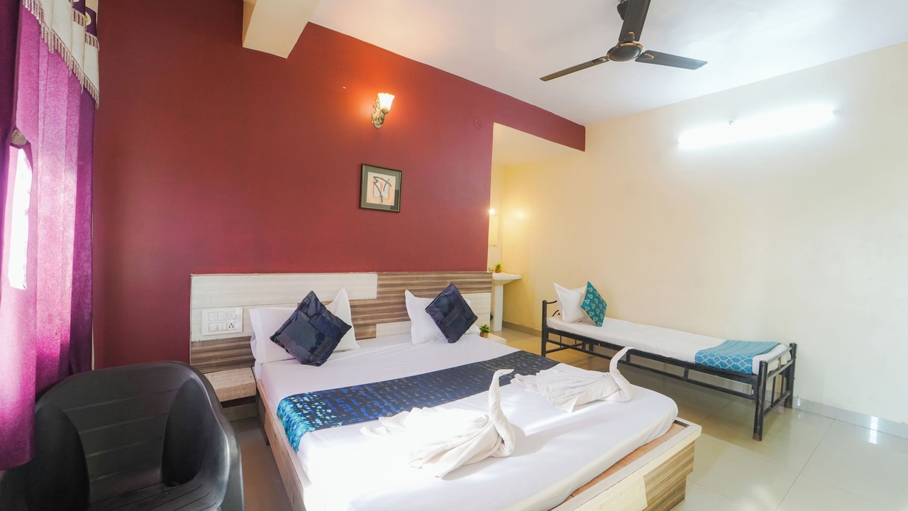 Photo of Bedroom in Mahabaleshwar