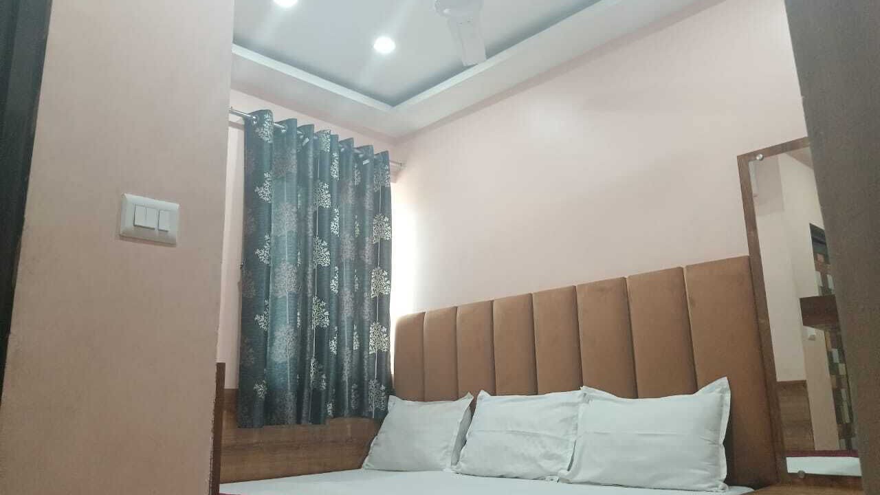 Photo of Bedroom in Dharmatala