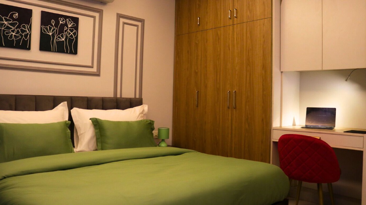 Photo of Bedroom in DLF Phase 3