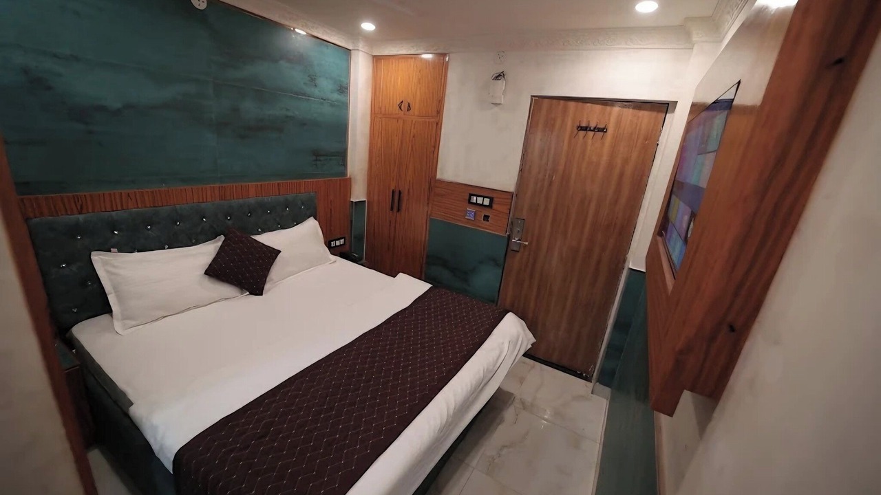Photo of Bedroom in Dariyaganj