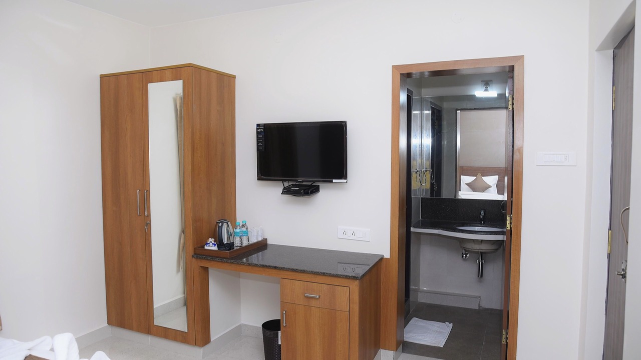 Photo of Bedroom in Tiruchanur