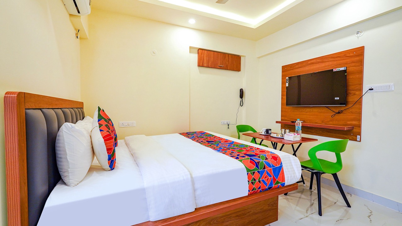 Photo of Bedroom in S R Layout