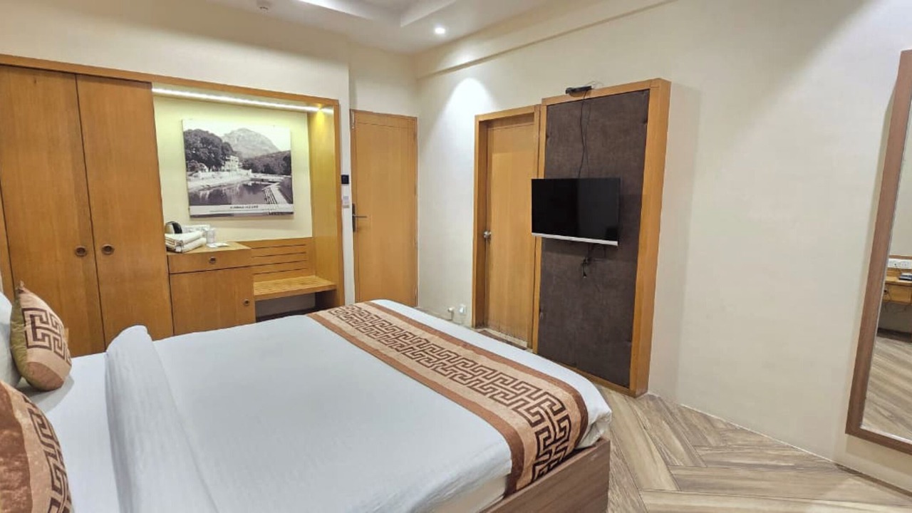 Photo of Bedroom in Junagadh