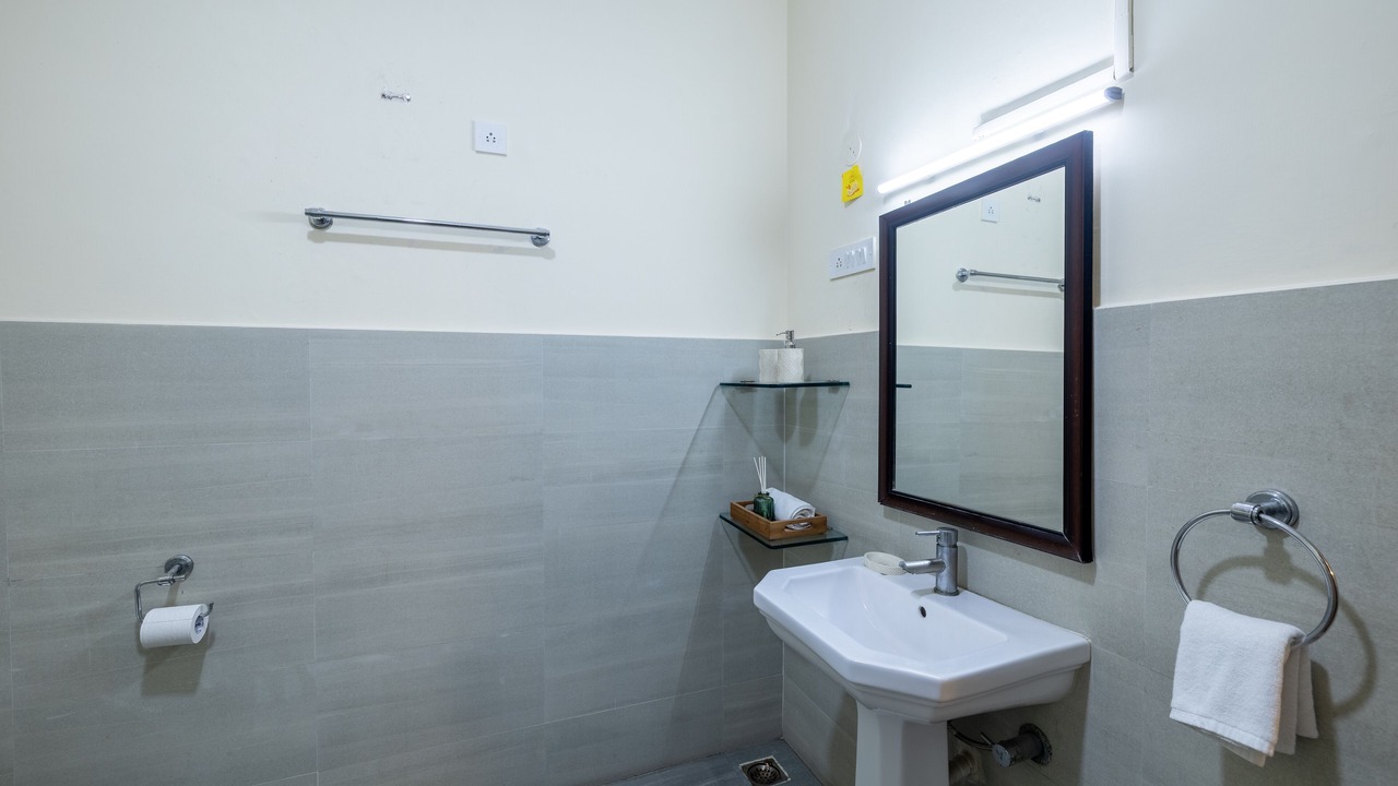 Photo of Bathroom in Thousand Lights West