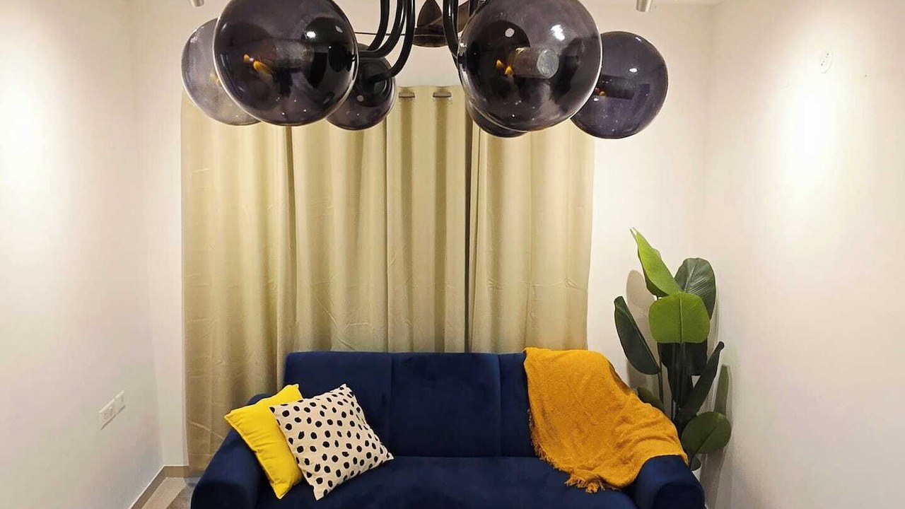 Photo of Livingroom in Thane West