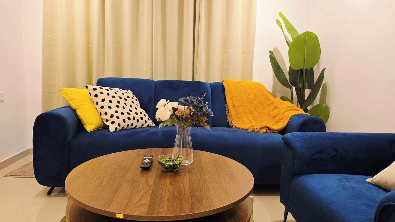 Photo of Livingroom in Thane West