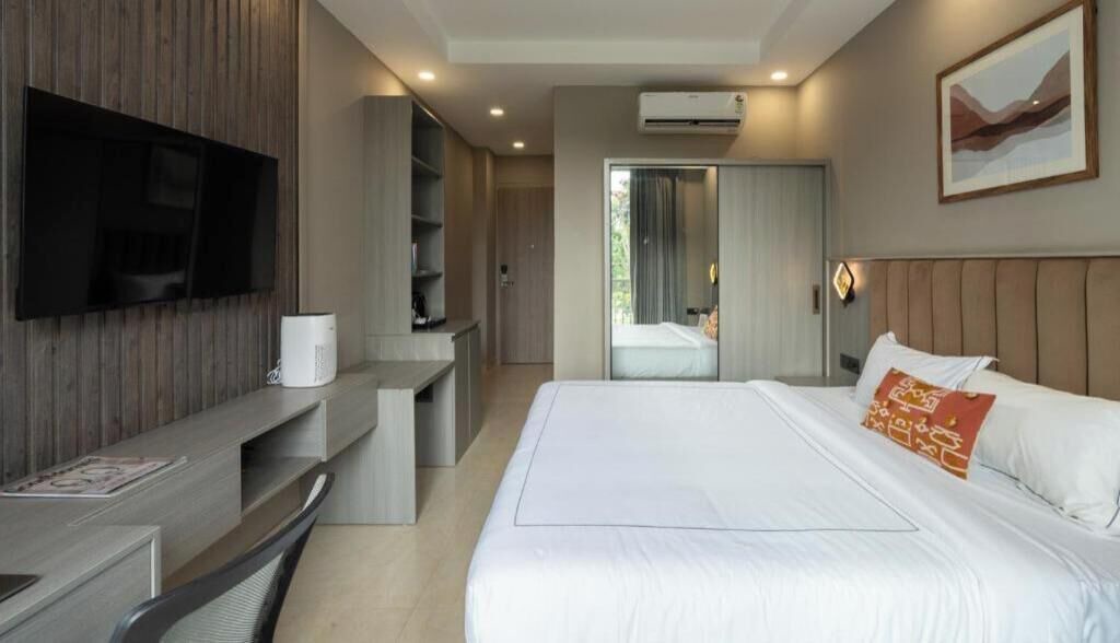 Photo of Bedroom in DLF Phase 3
