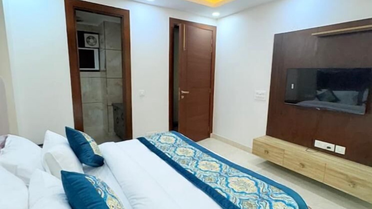 Photo of Bedroom in Kalkaji