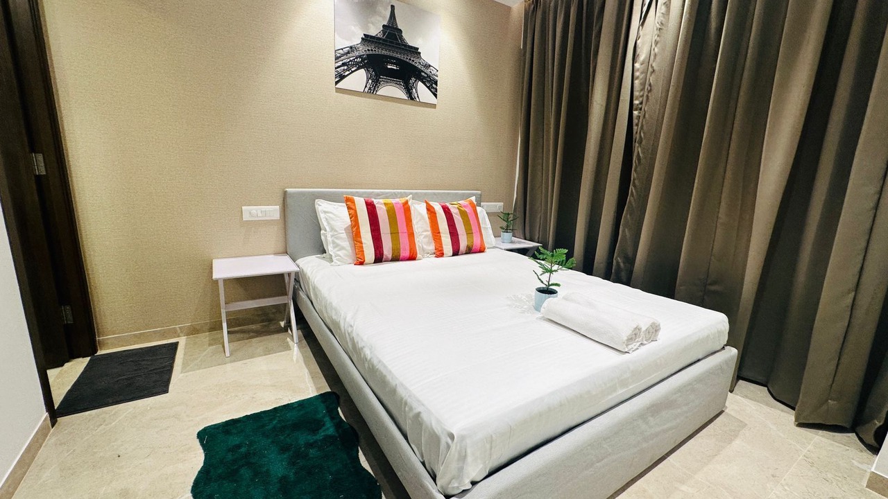 Photo of Bedroom in Hiranandani Gardens