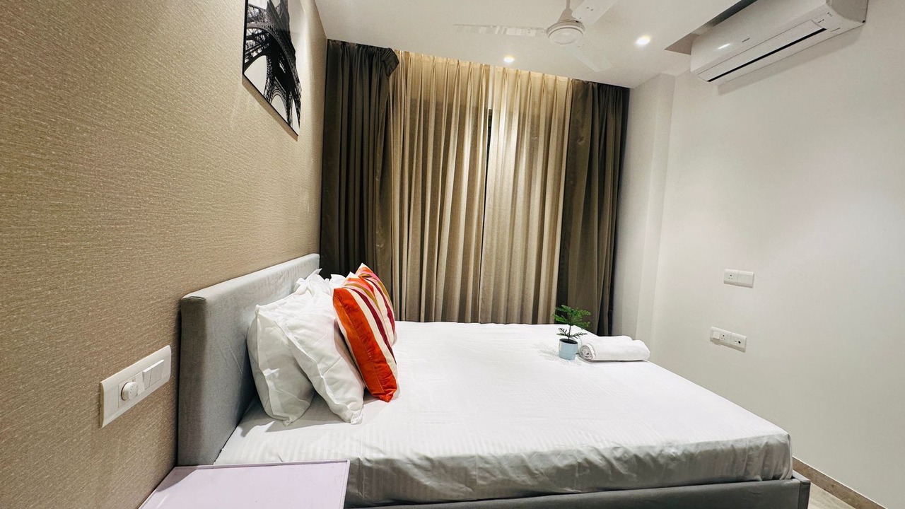 Photo of Bedroom in Hiranandani Gardens