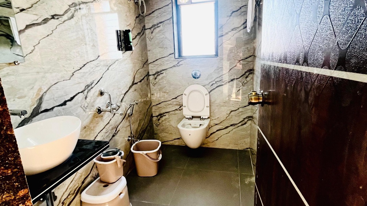 Photo of Bathroom in Mahabaleshwar